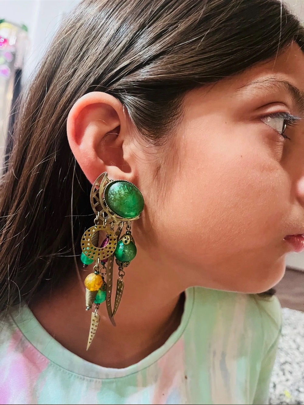Vintage 80s Green Witchy Clip on earrings